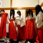 【巫女さん エロ画像】神聖な場所で罰当たりな露出セックス少女ww